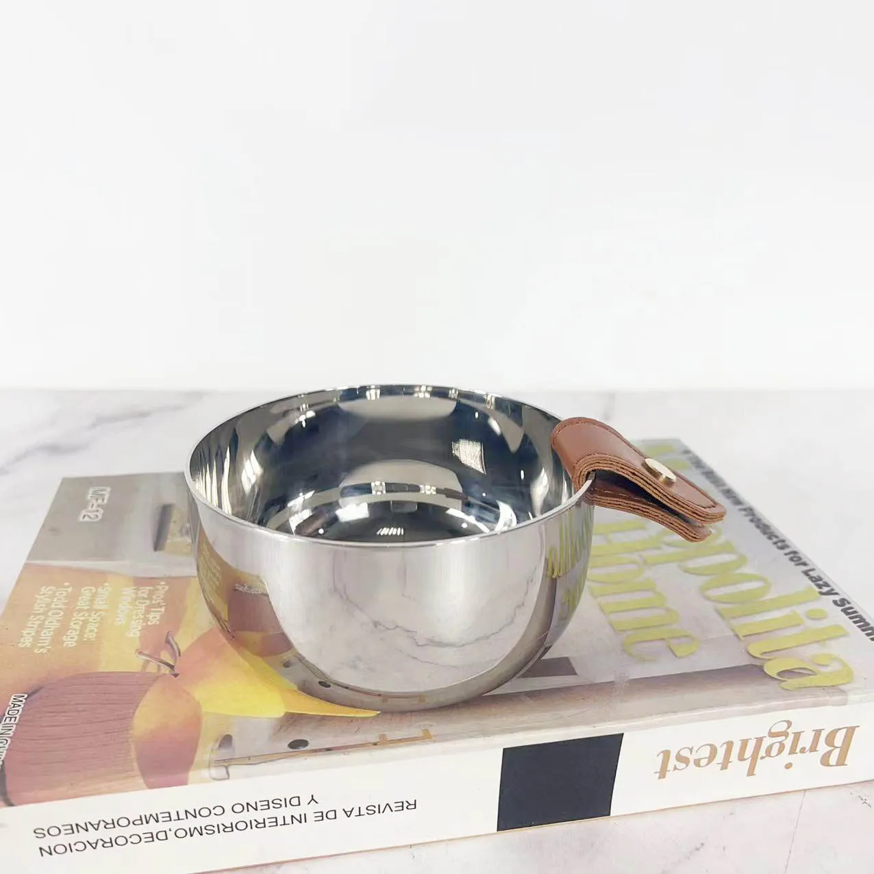 وعاء جليدي عصري من الجلد والمع - مراجعة Ice Bucket Silver وسعره